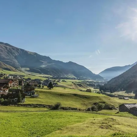 Casa La Roda Nr 5 Ursin Sedrun