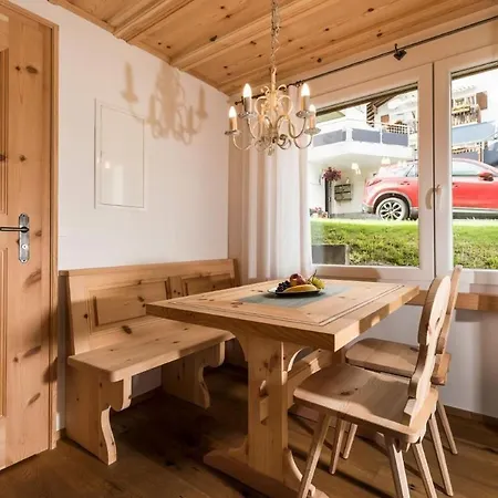 Casa La Roda Ursin 아파트 세드런
